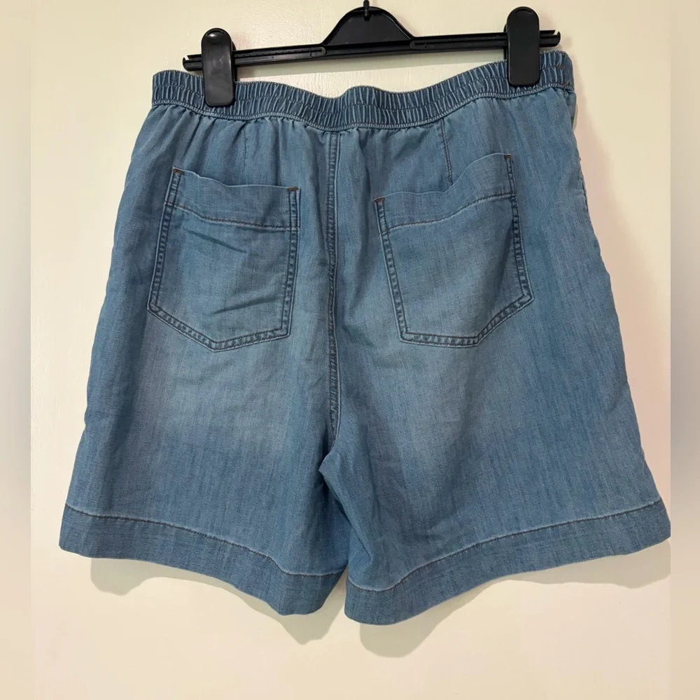 Chicos size 2 denim shorts.